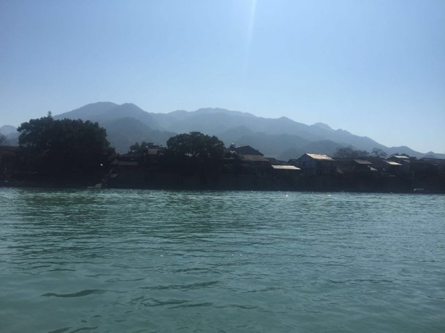 远山如黛原诗,远山如黛什么意思