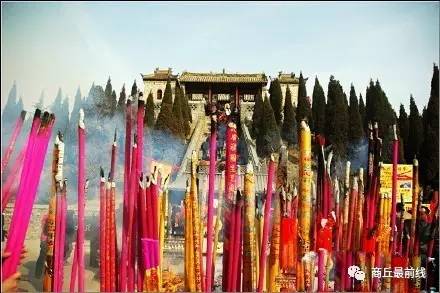 我叫商丘,这是我的最新简历,请多关照!