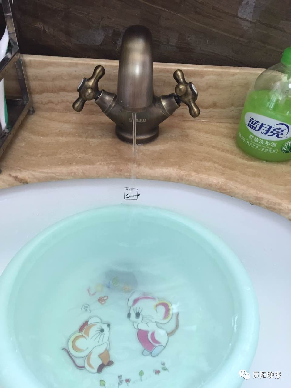 奇怪！四楼正常，六楼也正常，唯独5楼不正常，花溪区溪山御景小区这些5楼住户一直没有想明白供水这件事……