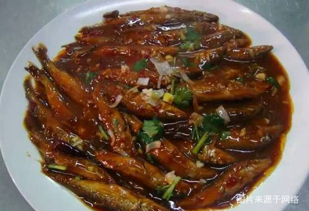 岫岩映山红一日游,岫岩映山红风景区合适爬山吗