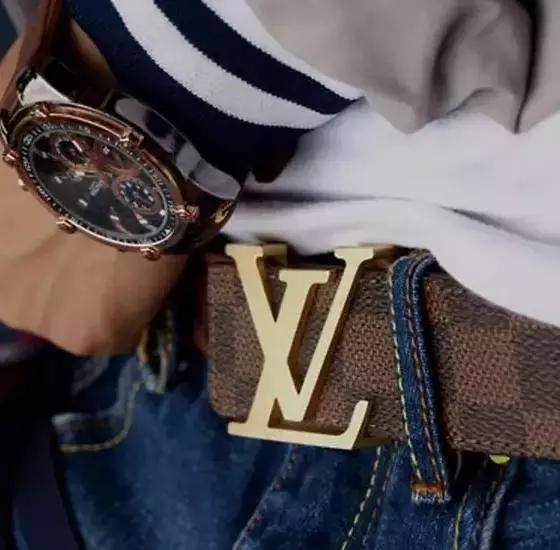 男人的第二张脸是手表,男人的面子是第二张脸