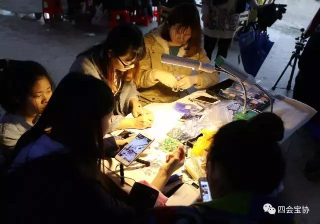 玉石翡翠直播卖货,直播平台翡翠