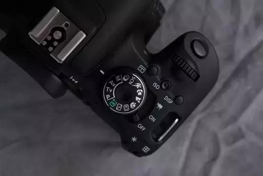 佳能77d和800d拍视频哪款相机好,77d和800d哪个值得入手