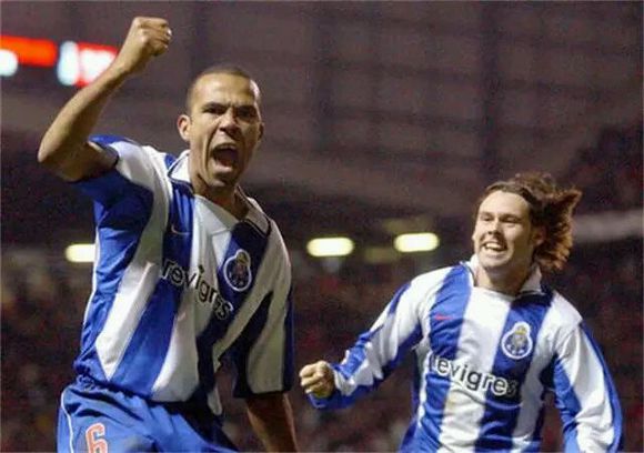 大空翼岬太郎撕开意大利防线,日本队的大空翼和岬太郎