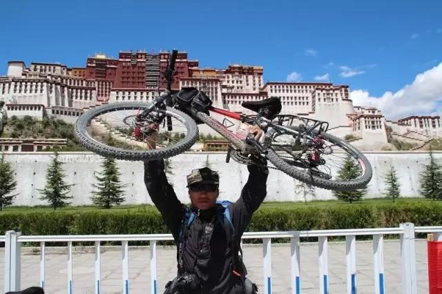 年轻人就该有一腔热血,年轻人就要做点正能量的事情