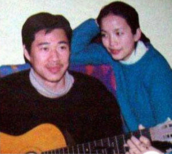 张丰毅与吕丽萍离婚,张丰毅和吕丽萍离婚正确吗