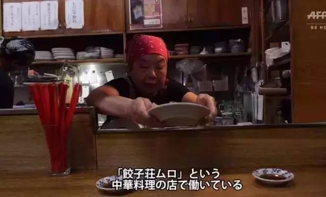 别跟老人比时髦，别不信，你老了可未必有他们会玩