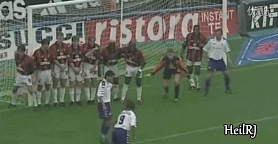 他有托蒂的忠诚、小贝的帅气、大罗的统治力，他是英雄的代名词！