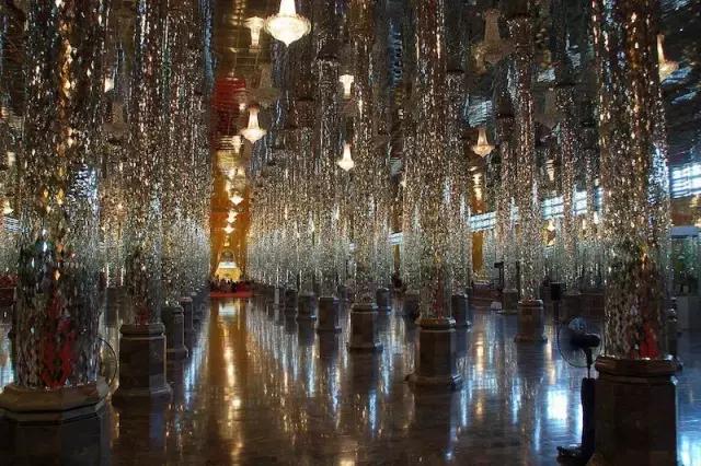 施华洛世奇宫殿？没想到泰国还有座如此壮观的水晶庙