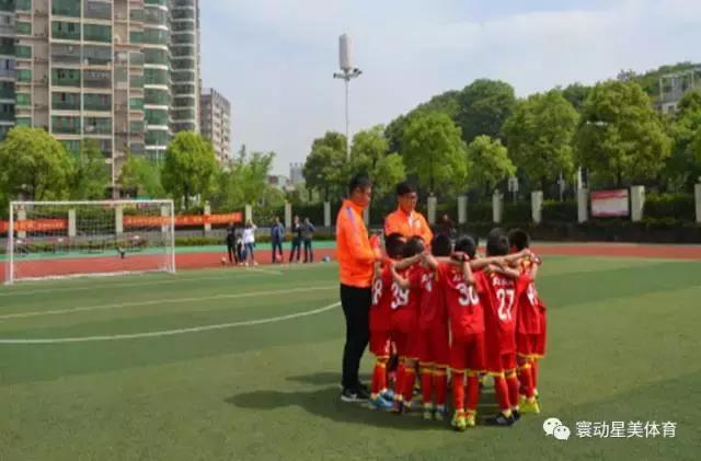 湘江新区校园足球联赛比赛,我们是冠军课间