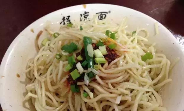 重庆城内好吃的当地餐馆,重庆城的面吃一碗少一碗