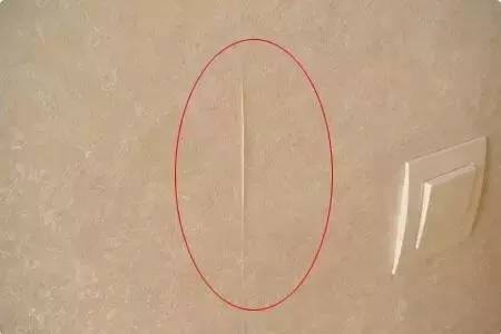 家里墙纸翘皮了怎么办,家里的墙纸翘起来了怎么处理