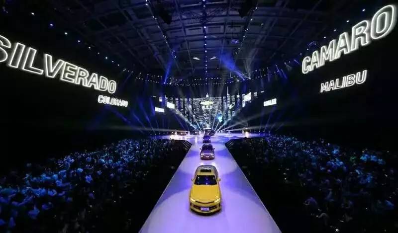 在华拾阶而上的雪佛兰