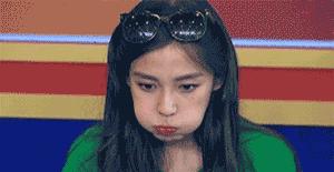 就知道玩游戏，老婆被人亲了都不知道