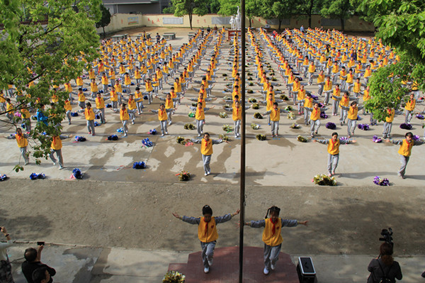 舒巷小学足球比赛,如何开展足球进校园活动