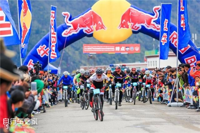 2017年第五届环巴松措骑行开始,第五届环巴松措骑行