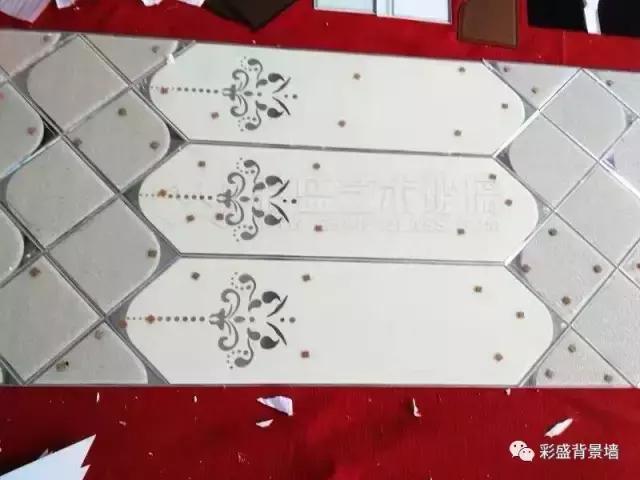 窗户纸镀膜玻璃的优缺点,镀膜玻璃与普通玻璃哪个在室外