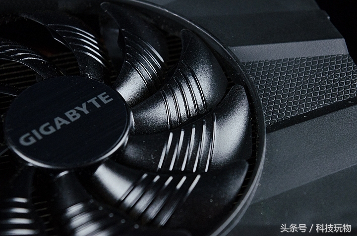 小体积显卡,gtx1060.5g与gtx1060.6g显卡对比