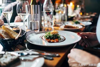 橡木塞内部发霉还能喝吗,橡木塞发霉了怎么办