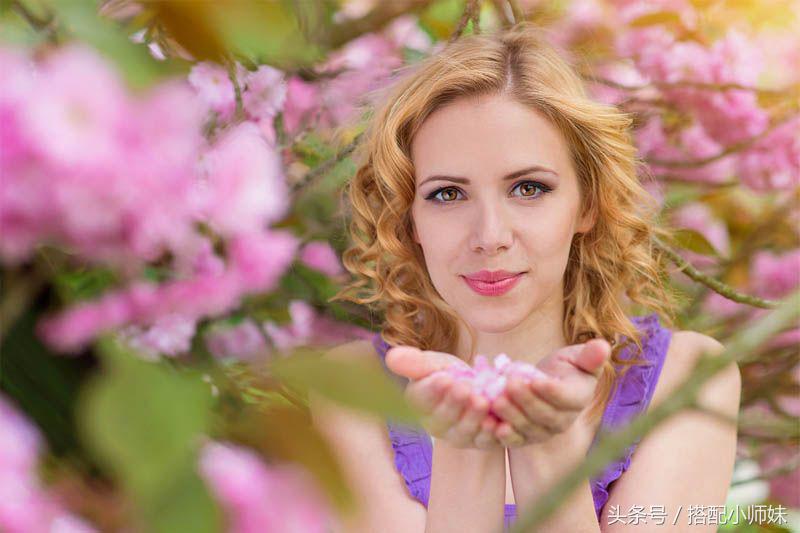 紫色也可以穿出时尚感,深紫色如何穿出时尚感