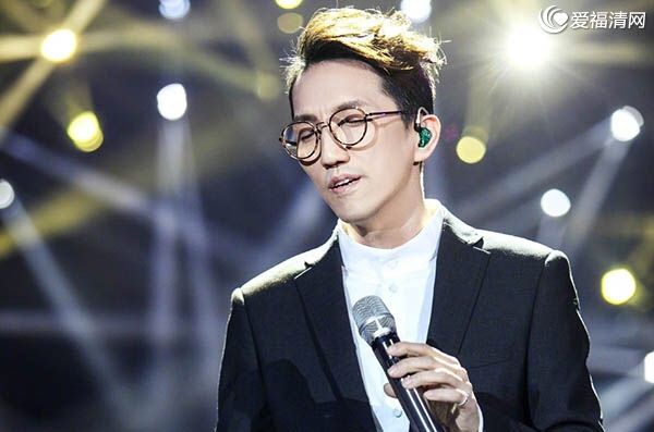 我是歌手总决赛林志炫帮唱,歌手林志炫海莉