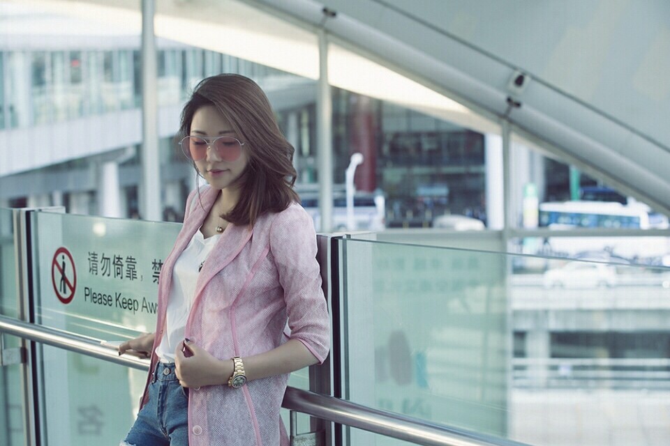 杨幂的机场秀终于更新了,杨幂又秀新穿搭