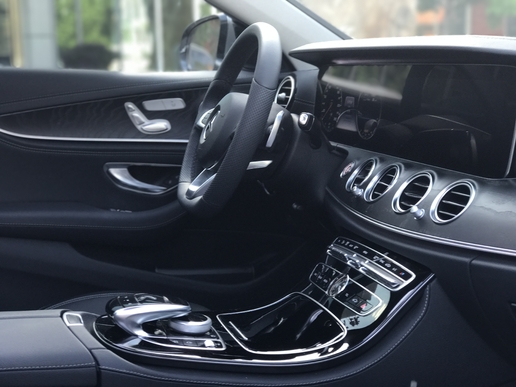 原来你是这样的奔驰E200L！一个靠谱女司机的野蛮选车体验