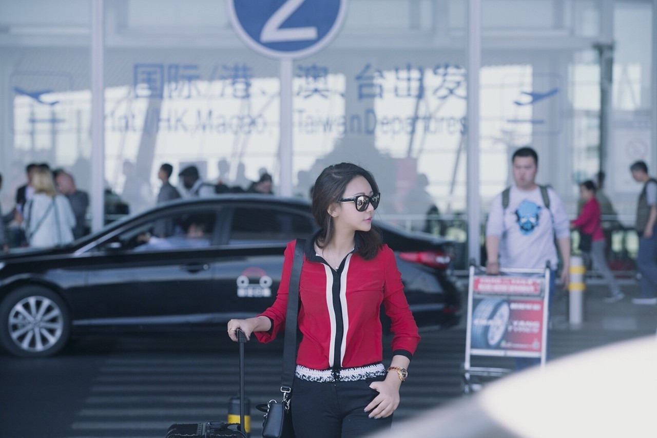 杨幂的机场秀终于更新了,杨幂又秀新穿搭