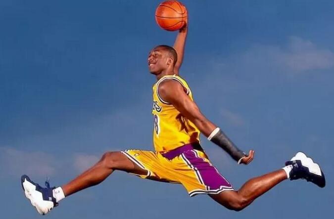 科比真正意义上的第一双耐克鞋,盘点科比的每一双球鞋