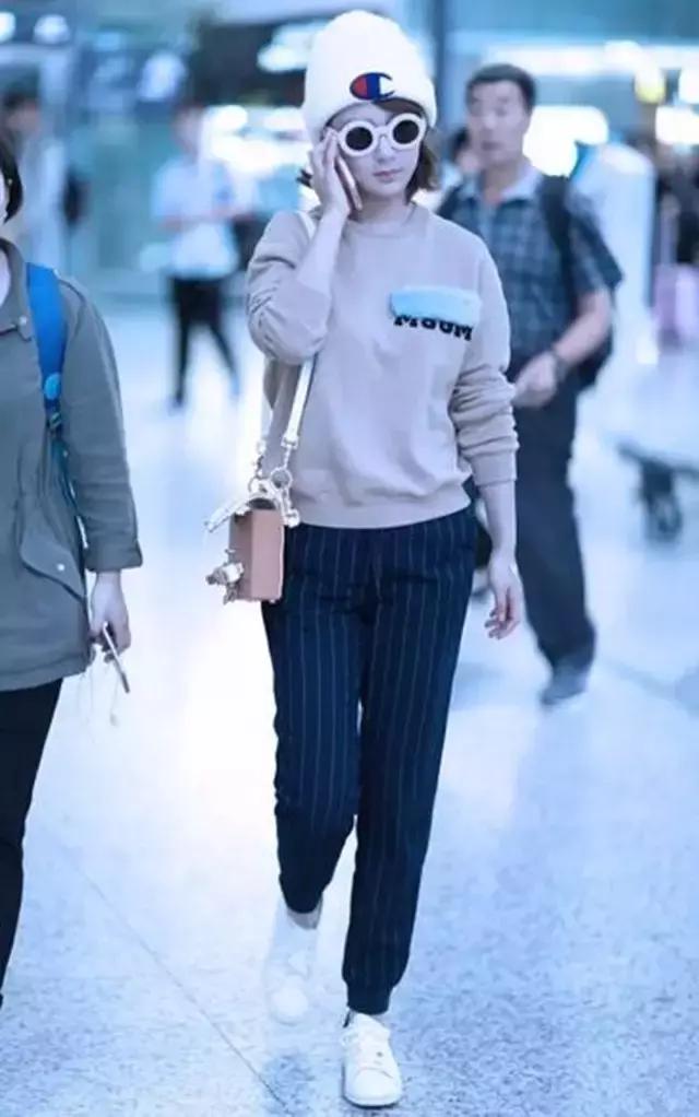 20款好看又实用的女士双肩包推荐,刘雯斜挎休闲包