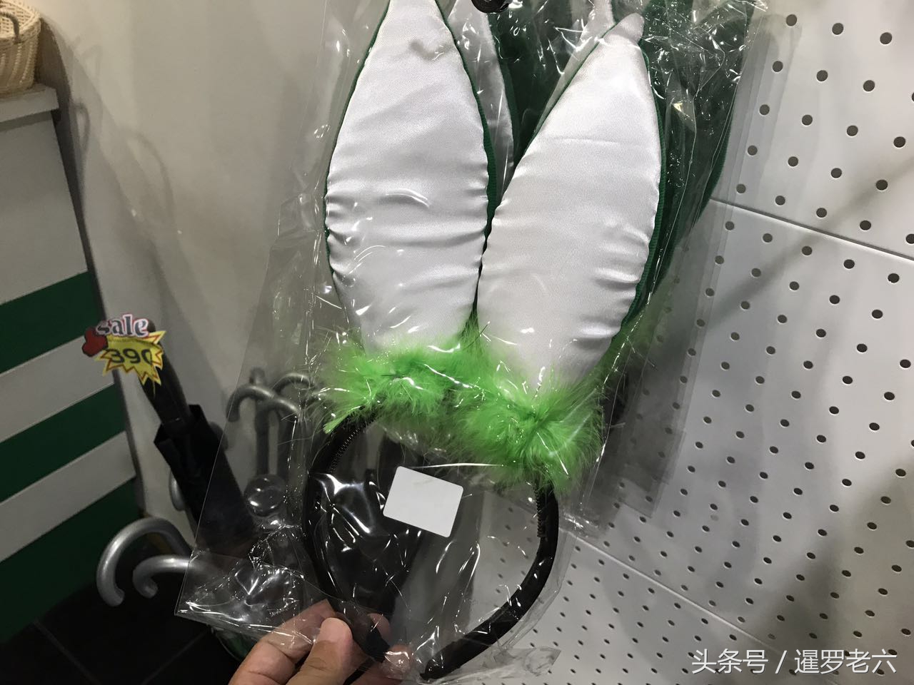 来看看泰国服饰,泰超曼谷玻璃队球迷