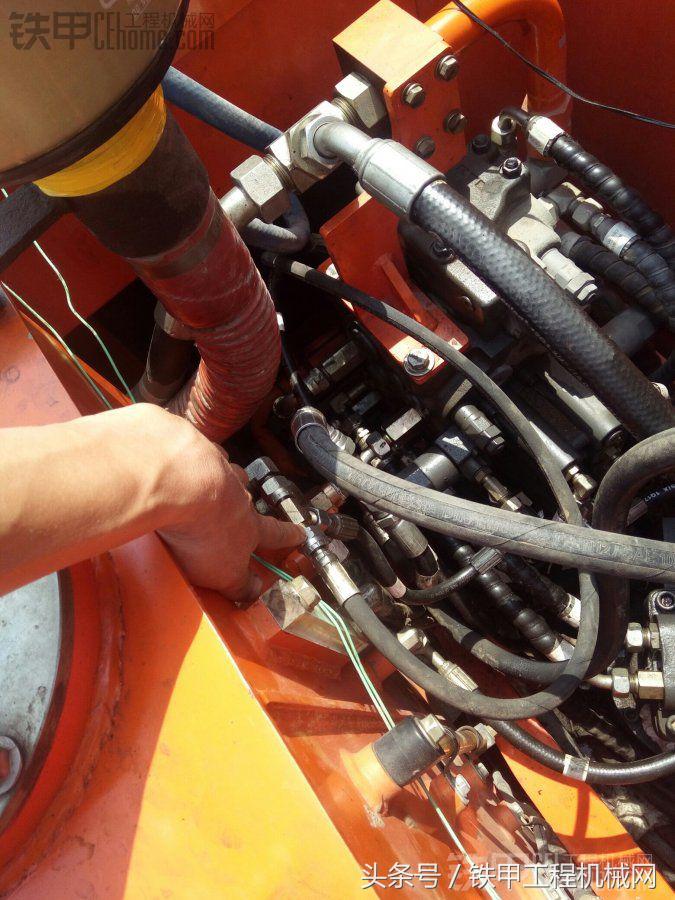 挖掘机破碎锤管路安装详细图,三一破碎锤管路安装示意图