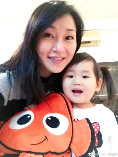 万绮雯48岁参加节目,万绮雯如今生活