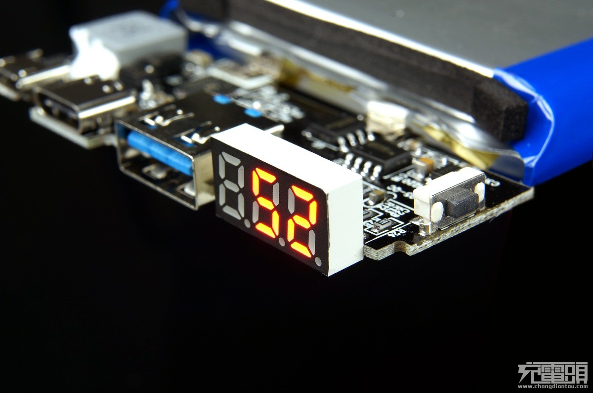 台电20000毫安快充充电宝测评,台电大屏数显18w双向快充充电宝