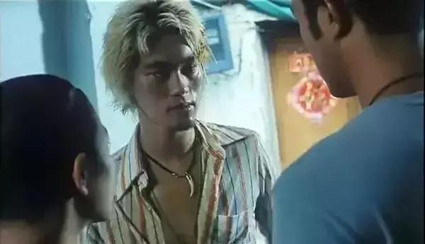 神似李小龙小伙子,长相酷似李小龙的人