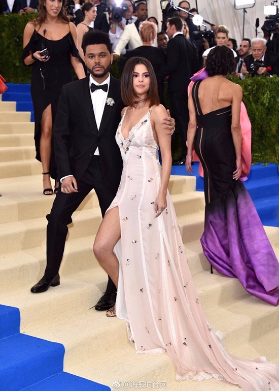 大幂幂大表姐美得稳妥可我更喜欢“玩很大”的日日和水果姐！