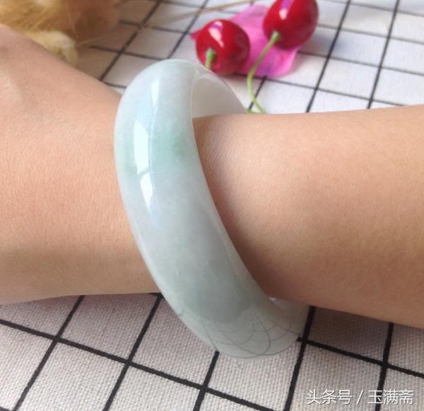如何选购手镯,新手怎么挑选玉手镯