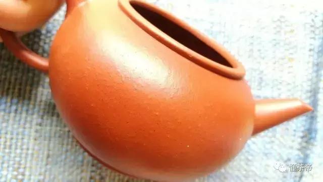 紫砂壶用了一段时间出现黑点,壶身有黑点的紫砂壶是真的吗