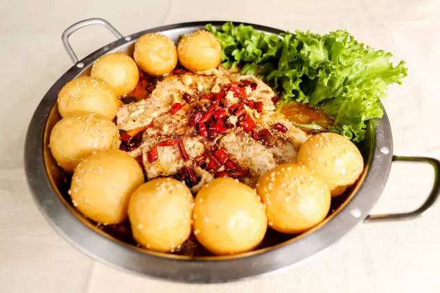 中国最傲娇的面馆来太原了！想吃？得排队！五折福利