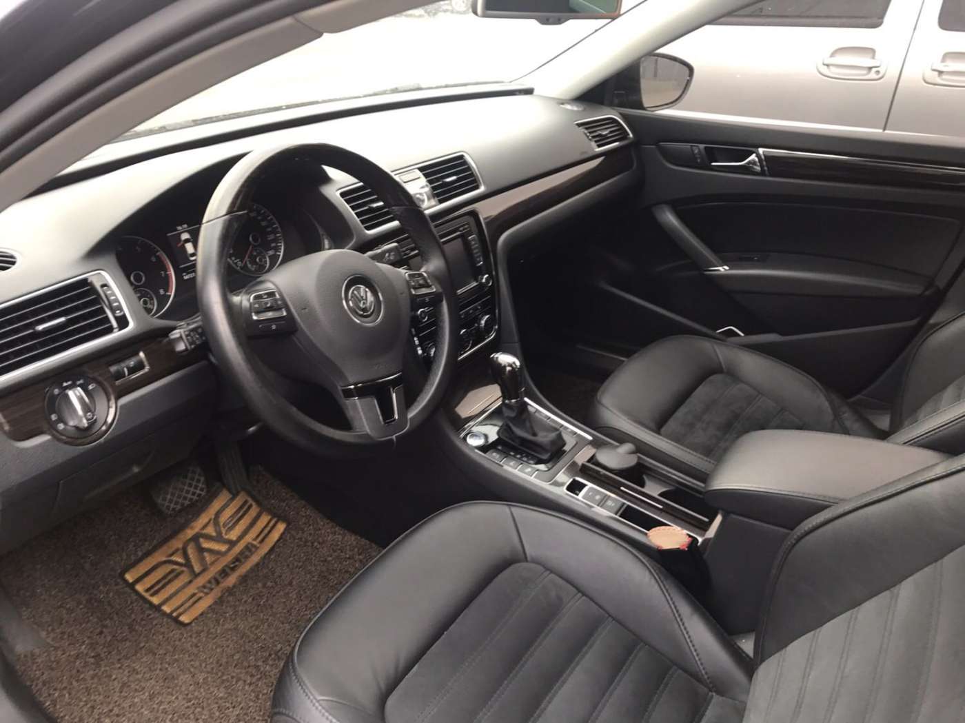 2015帕萨特1.8t御尊版购买价格,2015款帕萨特1.8御尊版值多少