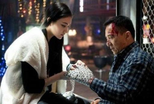 警察故事2013成龙对峙,警察故事成龙跟武警比武片段