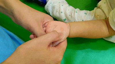 宝宝积食发烧推拿哪里,宝宝积食高烧推拿手法