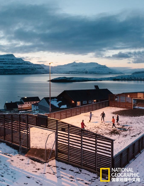 大西洋上的最美丽的小岛,大西洋上有一个苦逼的小岛