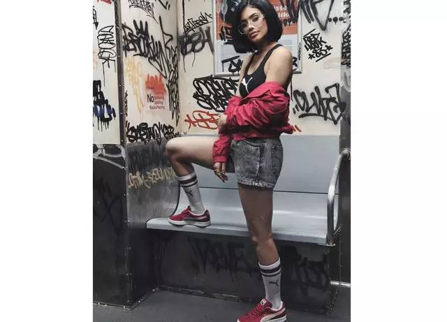 据圈内人说，鞋头们最近都在疯狂购入这双鞋！