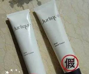 惊曝！中国破获特大海外护肤品空瓶造假！SK2、Lamer等这些热卖大牌护肤品是在马桶边造的？