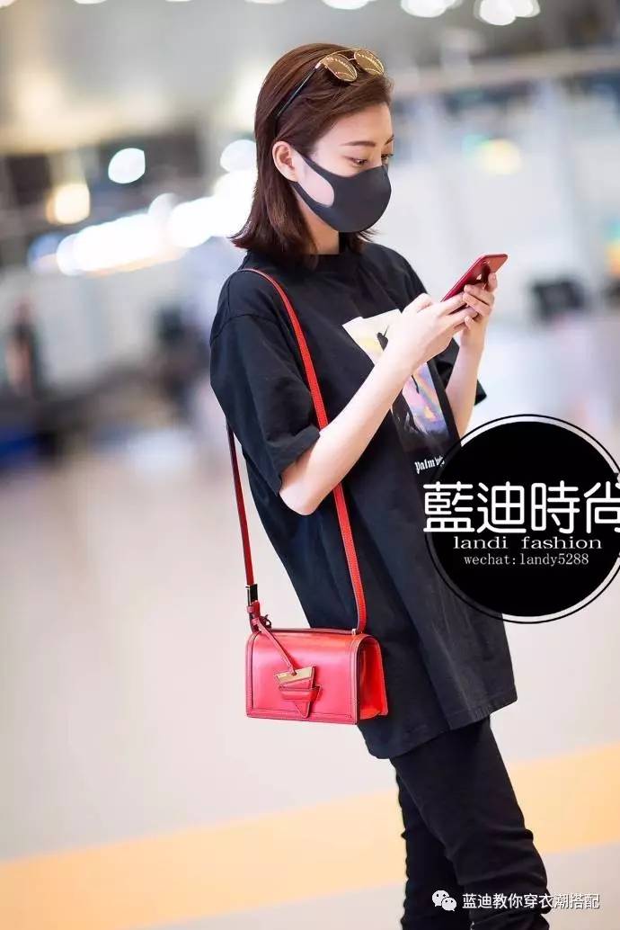 李宇春景甜机场街拍,李宇春吊带裤穿搭图片