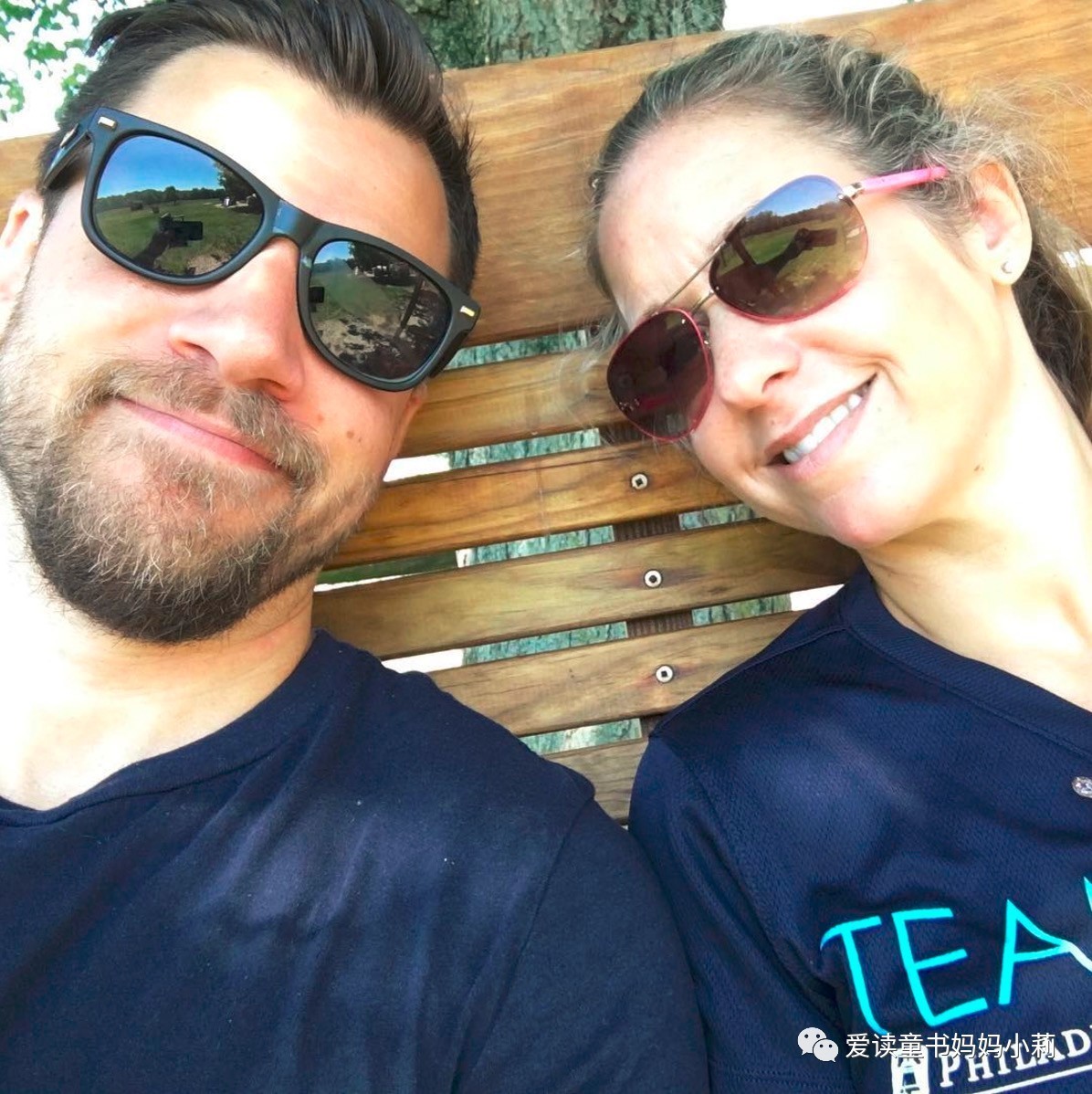 妈妈赚钱养家，爸爸辞职带俩娃累傻了，活活被逼成段子手