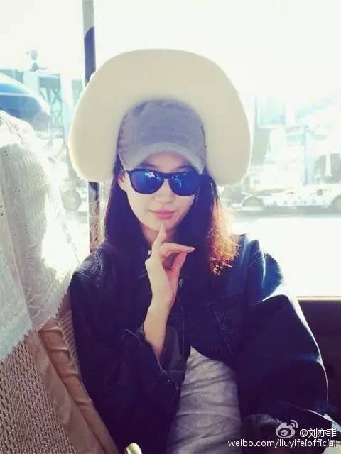 Madam问答室丨20岁眼霜，鹅蛋脸墨镜，上妆卡粉，平价修容盘，化眼线进眼睛