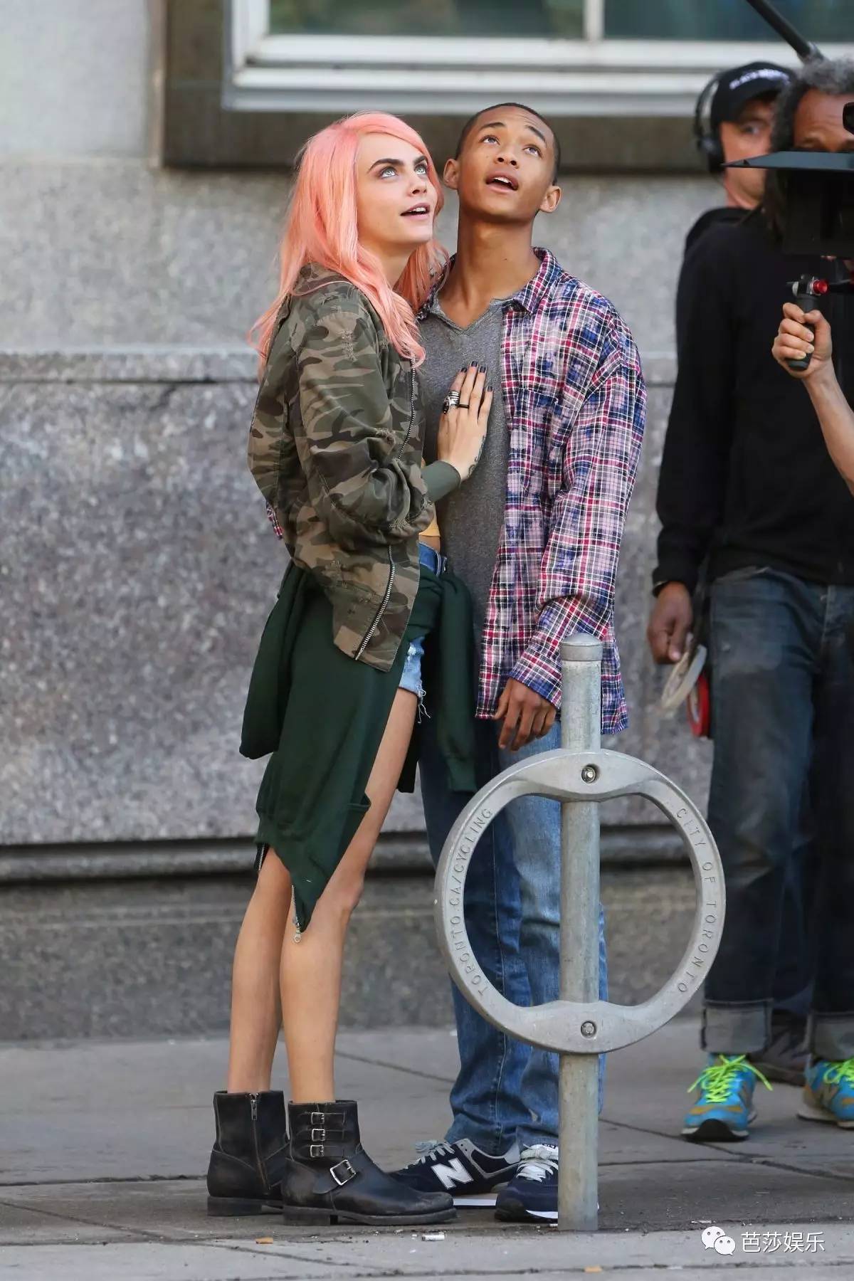 Gigi过生日，Cara剃光头，Topshop的丑裤子再升级「芭九不离时髦」