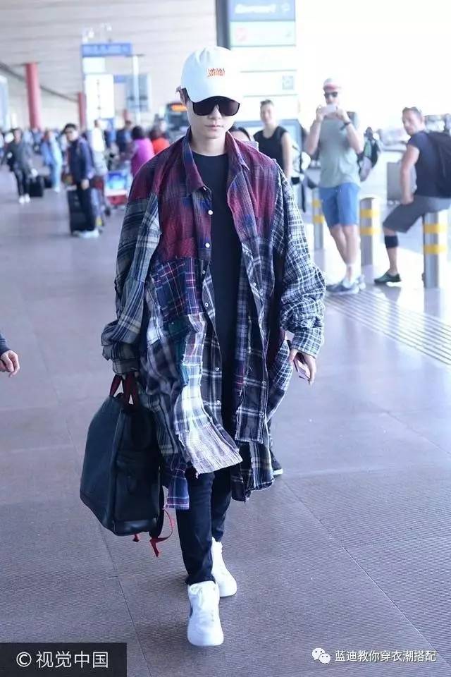 李宇春皮衣怎么搭配裤子,李宇春杨幂的花絮